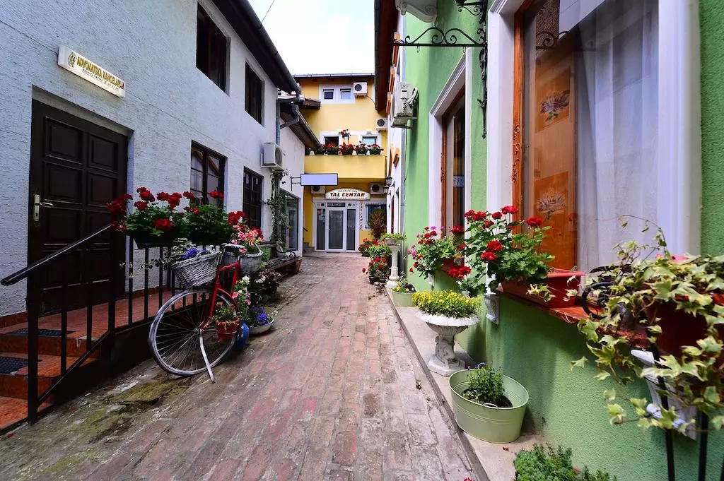 hotel_tal centar_novi_sad_shabavizparvaz_09.jpg